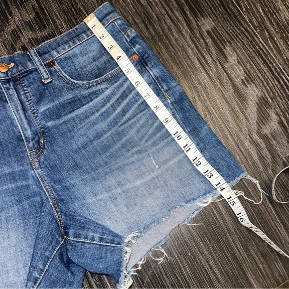 Madewell High-Rise Stretch Raw Fray Hem Blue Denim Shorts 4” Inseam, Size 30 - Picture 4 of 13